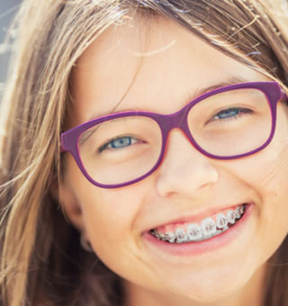 girl smiling braces